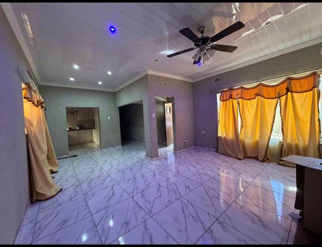 3 BEDROOM HOUSE FOR SALE IN VANDERBIJLPARK CE 1